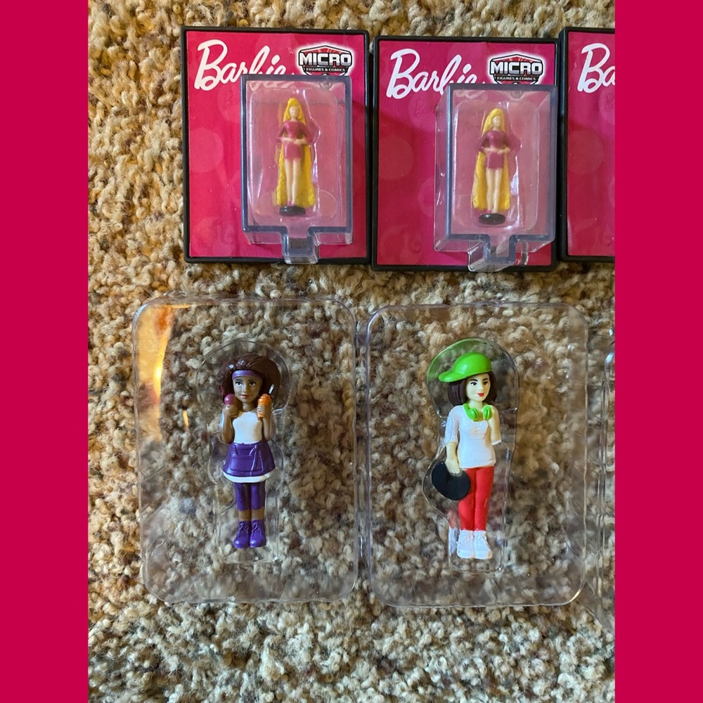 2 Worlds Smallest Barbie comics 4 micro figures 4 You Can Be Anything Mini dolls - Picture 5 of 8